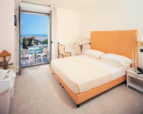Hotel Ducale Католика Екстериор снимка
